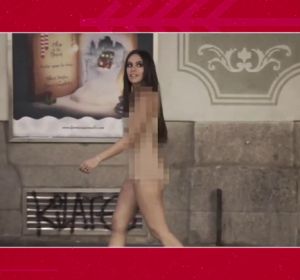 "¿Perdona, en pelotas?": las reacciones al explosivo vídeo de Cristina Pedroche sobre su vestido de Nochevieja "¿Perdona, en pelotas?": las reacciones al explosivo vídeo de Cristina Pedroche sobre su vestido de Nochevieja