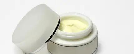 Imagen de archivo de una crema facial. Imagen de archivo de una crema facial.