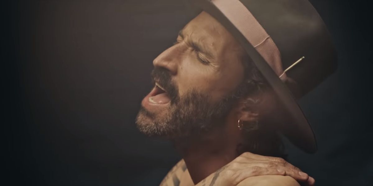 Leiva en el videoclip de 'Como Si Fueras a Morir Mañana'
