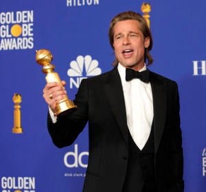 El actor Brad Pitt, tras ganar su Globo de Oro por 'Érase una vez en... Hollywood' El actor Brad Pitt, tras ganar su Globo de Oro por 'Érase una vez en... Hollywood'