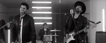 David Otero y Willy Bárcenas en el vídeo de 'Una foto en blanco y negro' David Otero y Willy Bárcenas en el vídeo de 'Una foto en blanco y negro'