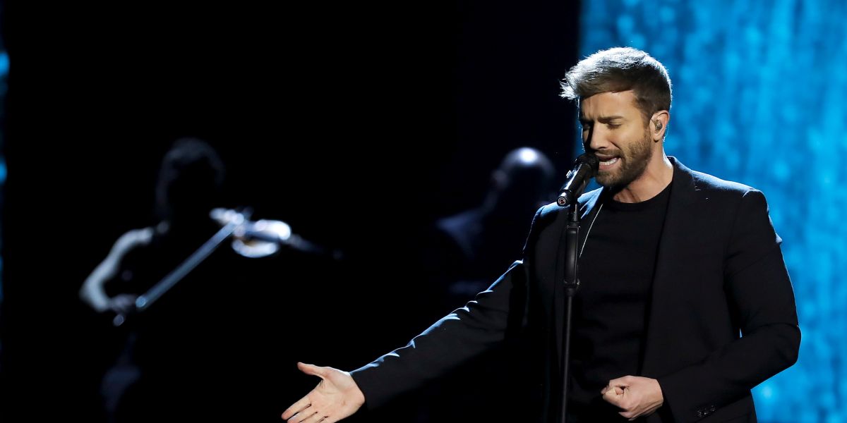 Pablo Alborán canta 'Sobreviviré' en la gala de los Goya 2020