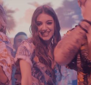 Bombai y Ana Guerra en el videoclip de 'Robarte el Corazón' Bombai y Ana Guerra en el videoclip de 'Robarte el Corazón'