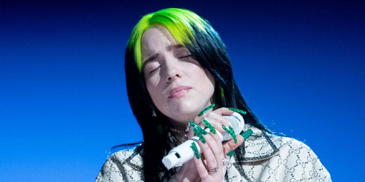 Billie Eilish en una de sus últimas actuaciones