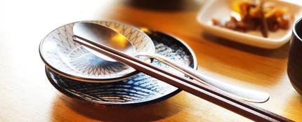 Comer en un restaurante chino, japonés o coreano Comer en un restaurante chino, japonés o coreano