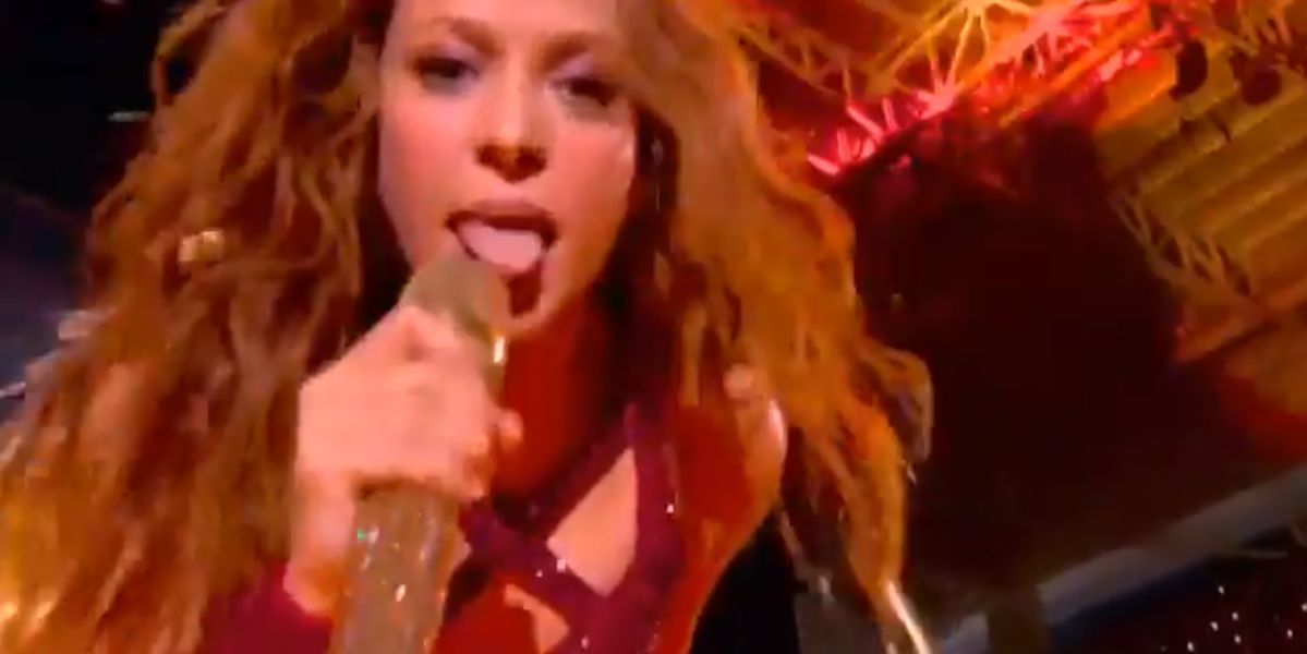 Shakira y su momento sacando la lengua en la Super Bowl
