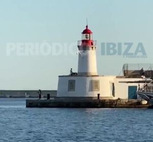 Graban a una pareja practicando sexo en Ibiza Graban a una pareja practicando sexo en Ibiza