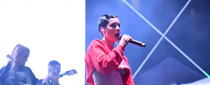 Halsey durante una actuación Halsey durante una actuación