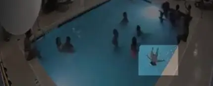 El agónico rescate de un niño de dos años que se estaba ahogando en una piscina sin que nadie se diera cuenta El agónico rescate de un niño de dos años que se estaba ahogando en una piscina sin que nadie se diera cuenta