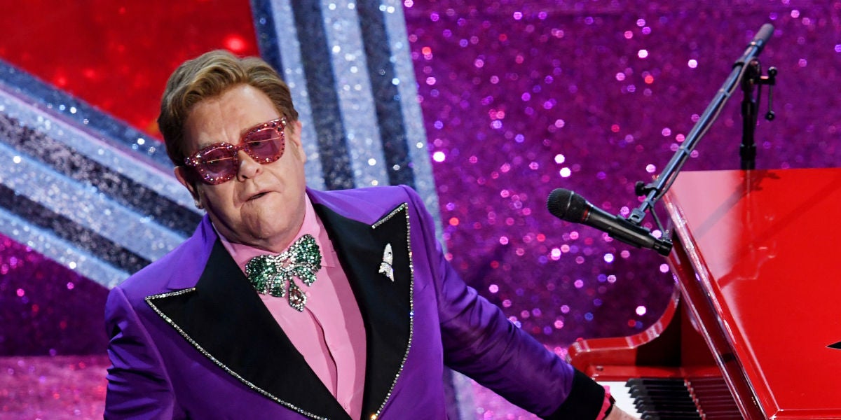 Elton John durante una actuación