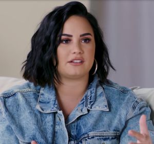 Demi Lovato durante su entrevista con Ashley Graham Demi Lovato durante su entrevista con Ashley Graham