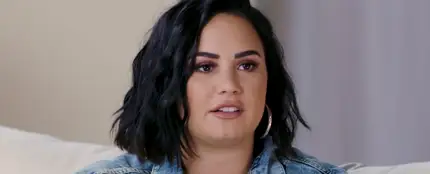 Demi Lovato durante su entrevista con Ashley Graham Demi Lovato durante su entrevista con Ashley Graham