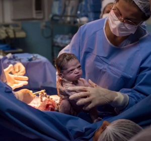Isabela, la bebé que nació enfadada se vuelve viral Isabela, la bebé que nació enfadada se vuelve viral