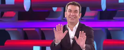 El chiste de Arturo Valls que provoca el 'enfado' de las señoras mayores en '¡Ahora caigo!' El chiste de Arturo Valls que provoca el 'enfado' de las señoras mayores en '¡Ahora caigo!'
