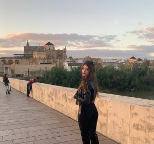 Una chica pide que le editen la foto y el resultado se hace viral Una chica pide que le editen la foto y el resultado se hace viral