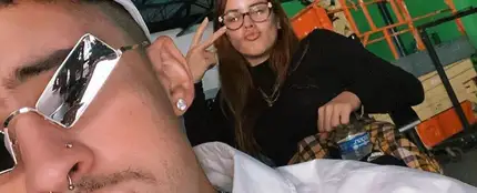Bad Bunny publica la primera foto junto a su novia, Gabriela Berlingeri Bad Bunny publica la primera foto junto a su novia, Gabriela Berlingeri