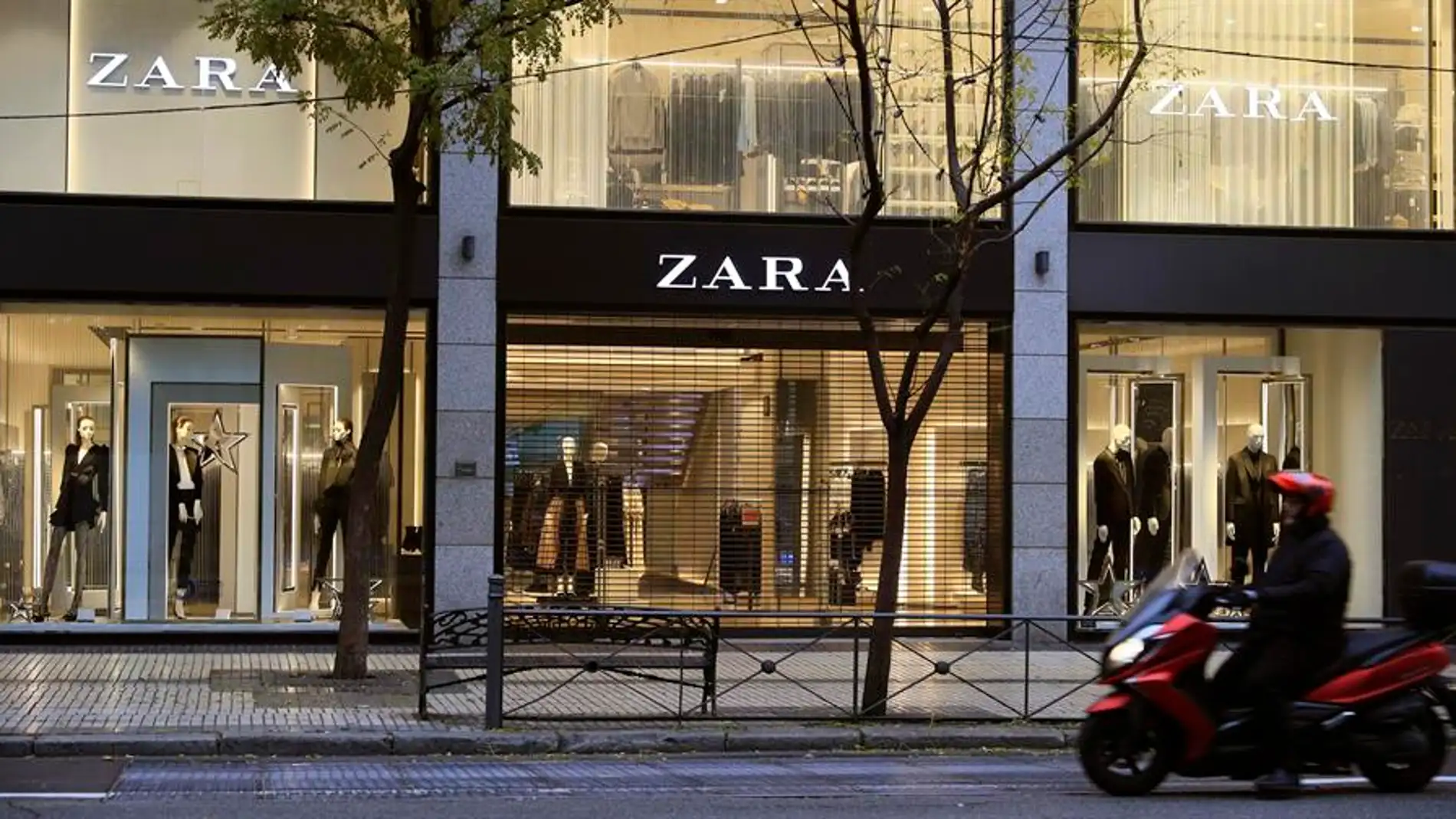 Una tienda de Zara title=