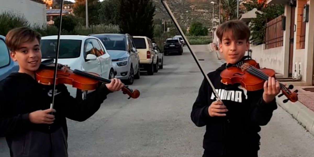 Mirko y Valerio, hermanos violinistas italianos