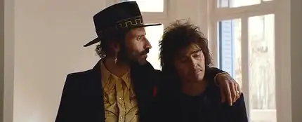 Leiva y Rubén Pozo en el vídeo de 'Mi pequeño Chernóbil' Leiva y Rubén Pozo en el vídeo de 'Mi pequeño Chernóbil'