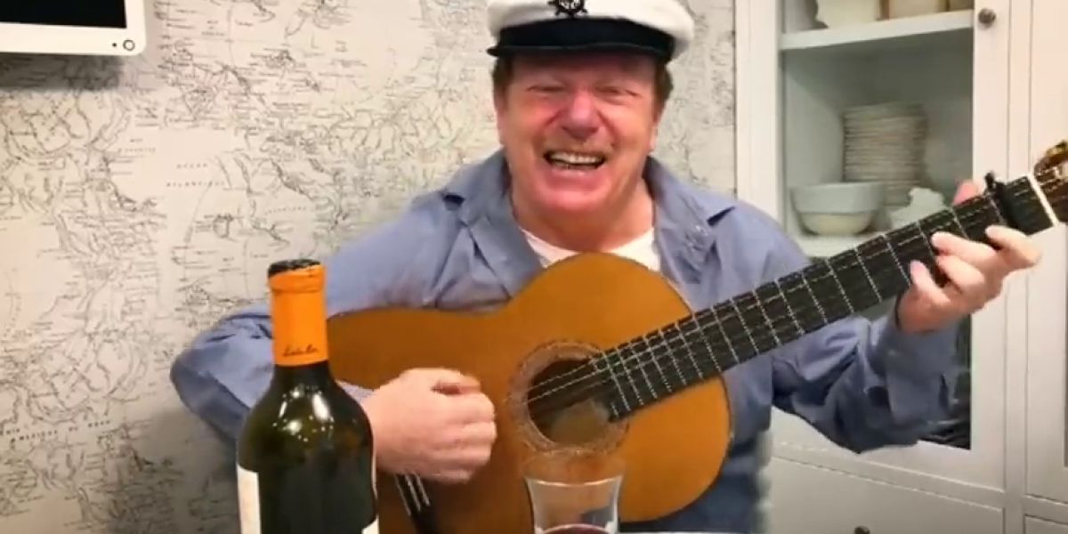 La parodia de Los Morancos durante la cuarentena: "Cuando estoy muy agobiao mi perro me saca a pasear"
