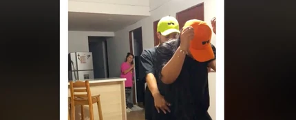 Una madre encuentra a su hijo perreando con su novia en casa y su reacción triunfa en las redes Una madre encuentra a su hijo perreando con su novia en casa y su reacción triunfa en las redes