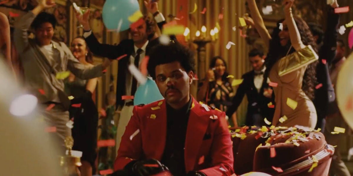 The Weeknd en el vídeo de 'Until I Bleed Out'