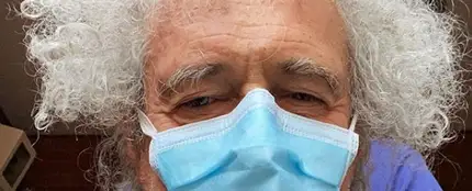 Brian May, guitarrista de Queen, hospitalizado tras "romper en pedazos" sus glúteos en un accidente de jardinería Brian May, guitarrista de Queen, hospitalizado tras "romper en pedazos" sus glúteos en un accidente de jardinería