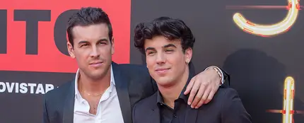 Mario Casas y su hermano Óscar Casas Mario Casas y su hermano Óscar Casas