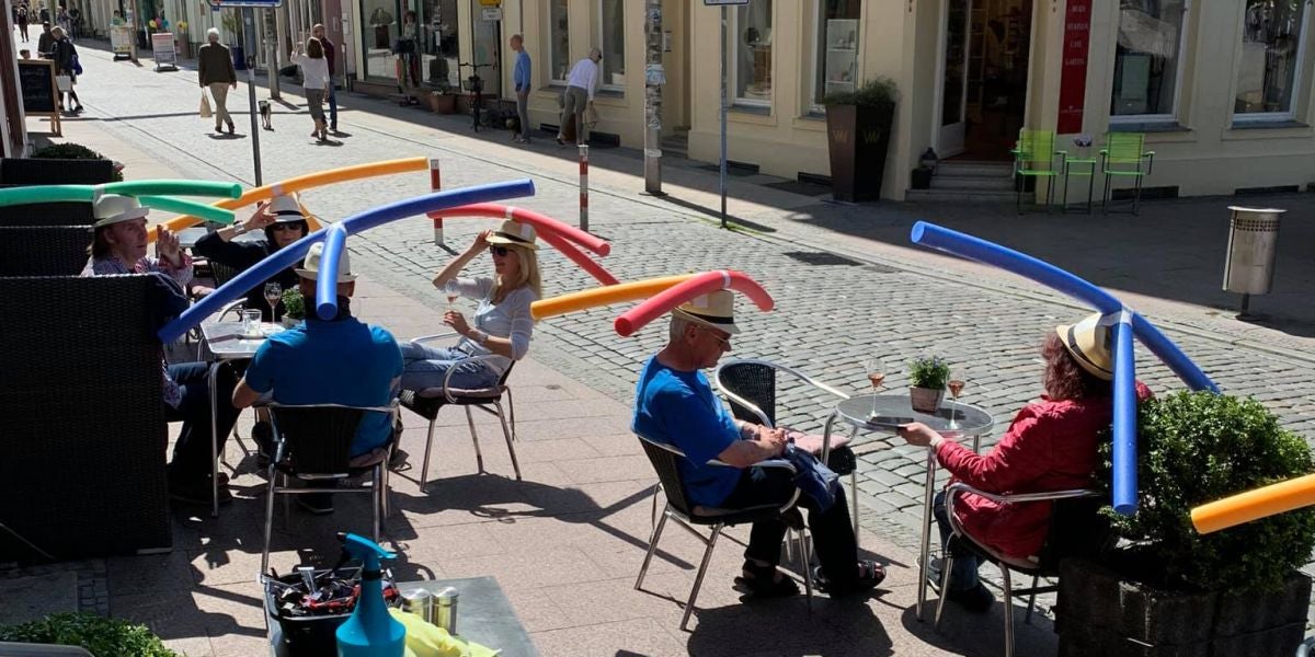 Churros de piscina para mantener la distancia