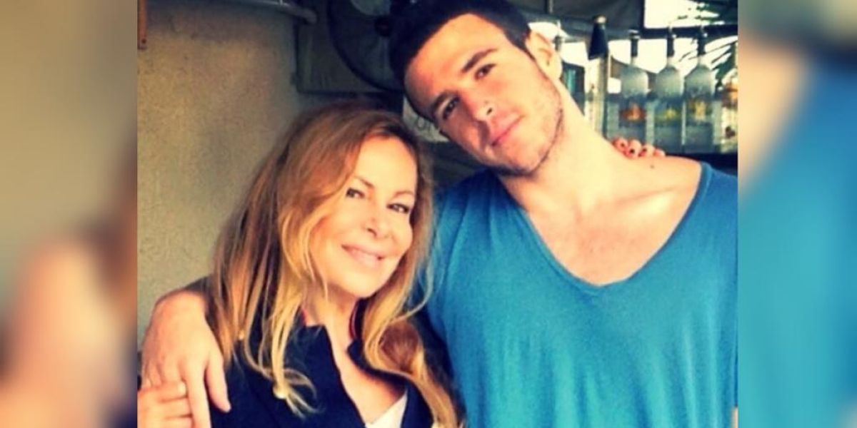 Ana Obregón junto a su hijo