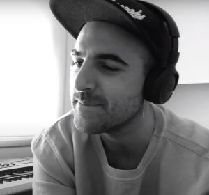 Nil Moliner en el vídeo de 'La Bestia' Nil Moliner en el vídeo de 'La Bestia'