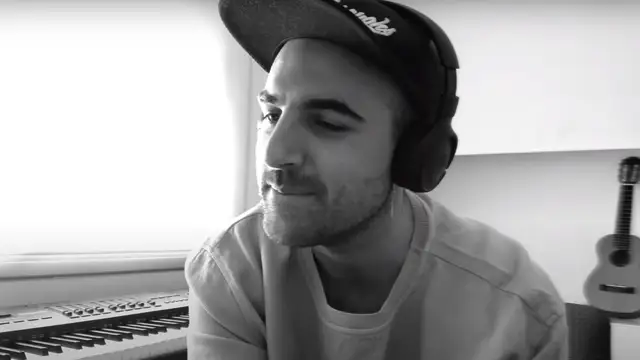 Nil Moliner en el vídeo de 'La Bestia'