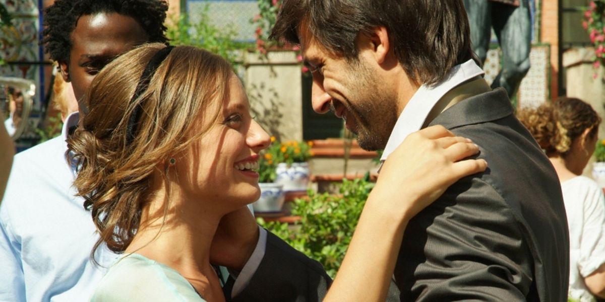 Michelle Jenner y Hugo Silva como Sara y Lucas en 'Los hombres de Paco'