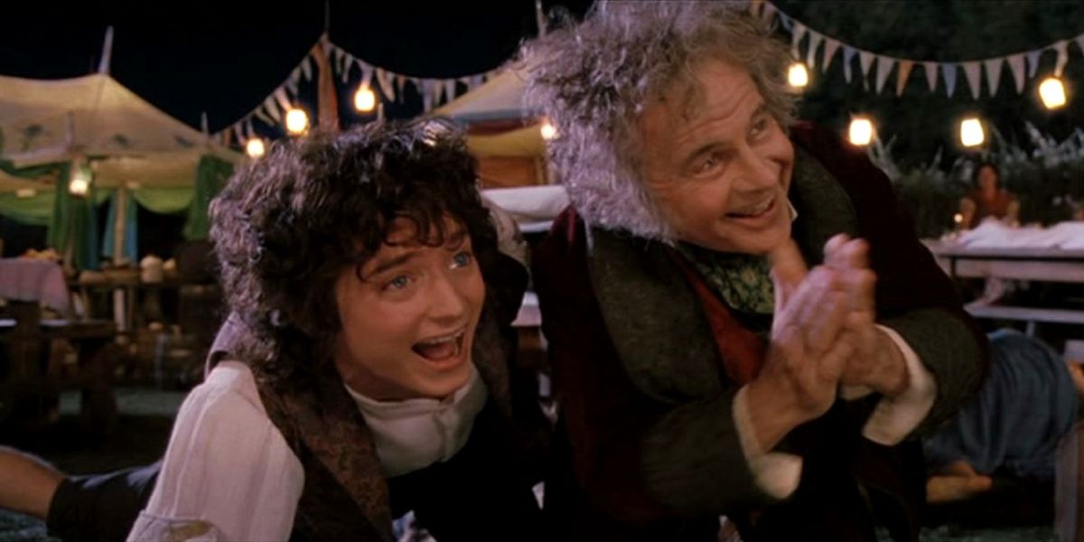 Elijah Wood e Ian Holm como Frodo y Bilbo Bolsón en 'El señor de los anillos'
