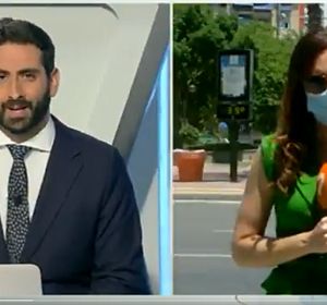 La reportera Blanca Núñez protagoniza un divertido momento en directo La reportera Blanca Núñez protagoniza un divertido momento en directo