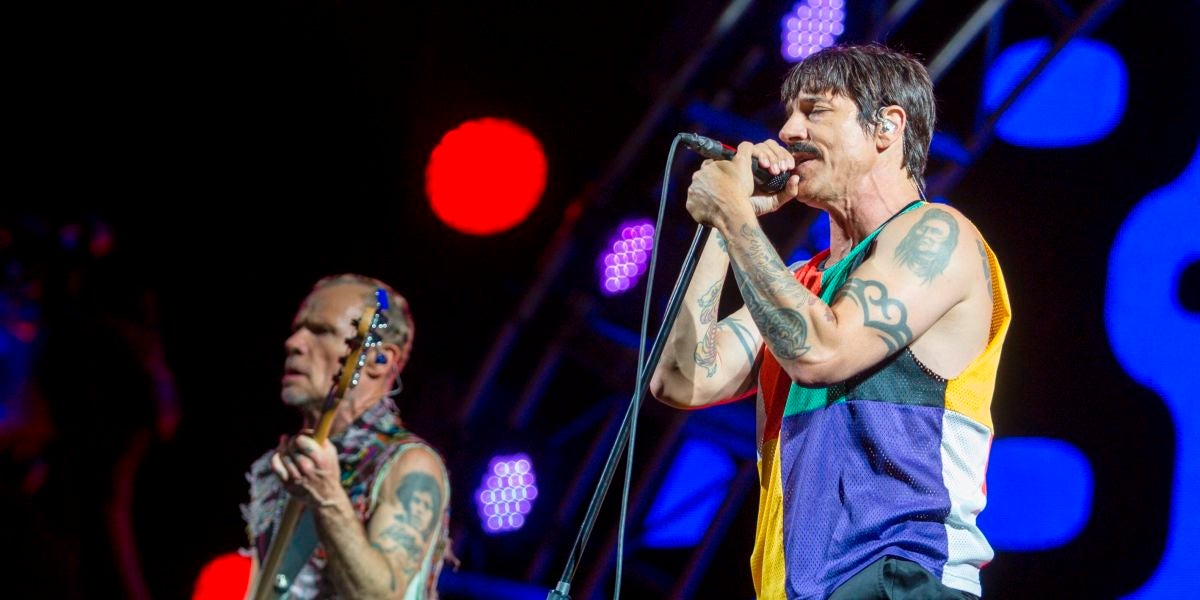 Red Hot Chili Peppers durante una actuación