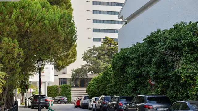 Vista del lugar donde este jueves murieron dos hombres tras precipitarse uno de ellos y caer sobre el otro