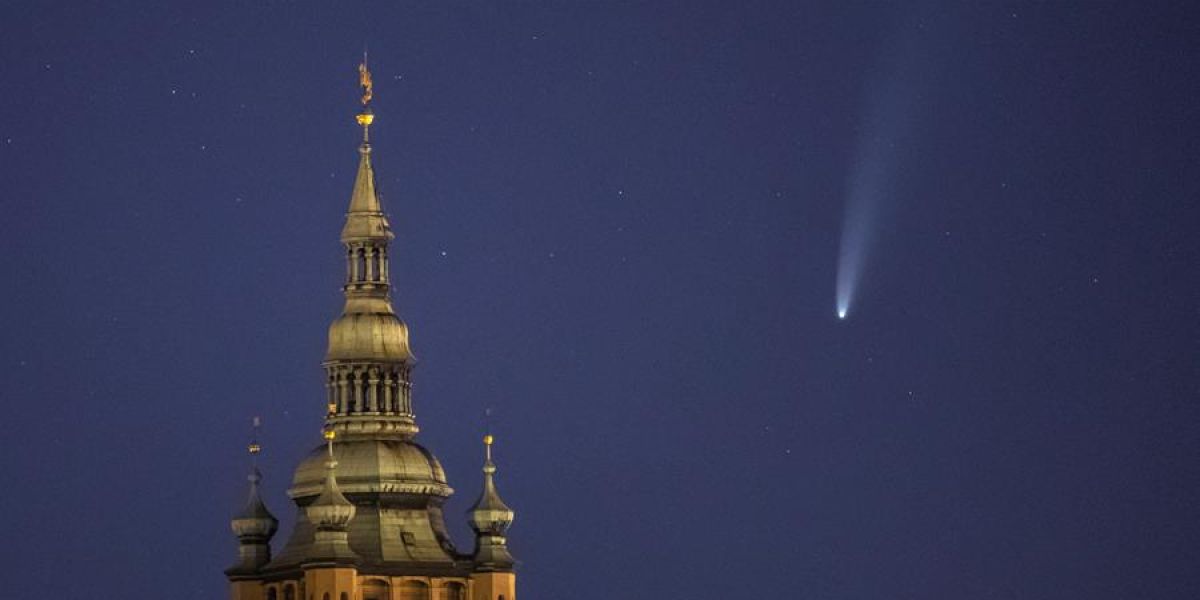 El cometa Neowise desde Praga