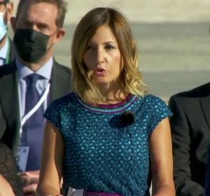 Aroa López, enfermera: "Nos hemos tenido que tragar las lágrimas cuando alguien nos decía 'no me dejes morir solo'" Aroa López, enfermera: "Nos hemos tenido que tragar las lágrimas cuando alguien nos decía 'no me dejes morir solo'"