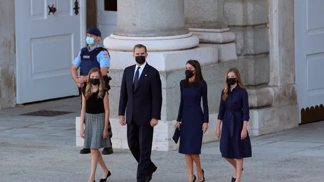 El rey Felipe VI, junto a la reina Letizia, Leonor y Sofía