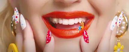 Katy Perry en el vídeo de 'Smile' Katy Perry en el vídeo de 'Smile'