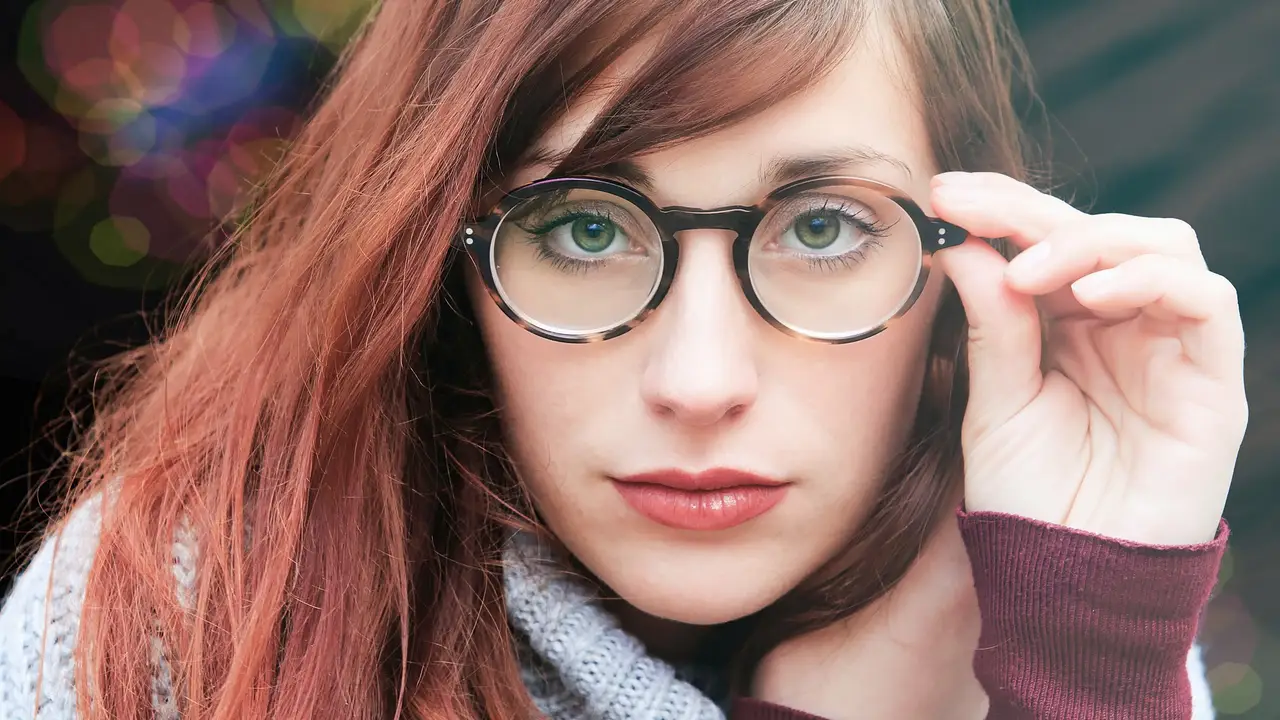 Mujer con gafas Mujer con gafas