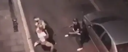 Un boxeador agrede a un mosso en Barcelona Un boxeador agrede a un mosso en Barcelona