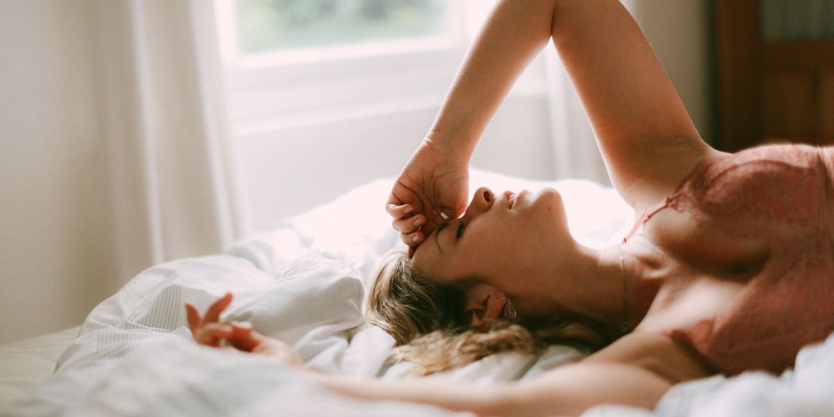 Una chica en la cama