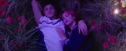 Dua Lipa y Anwar Hadid en el vídeo del remix de 'Levitating' Dua Lipa y Anwar Hadid en el vídeo del remix de 'Levitating'