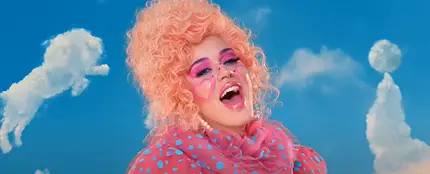 Katy Perry en el vídeo de 'Smile' Katy Perry en el vídeo de 'Smile'