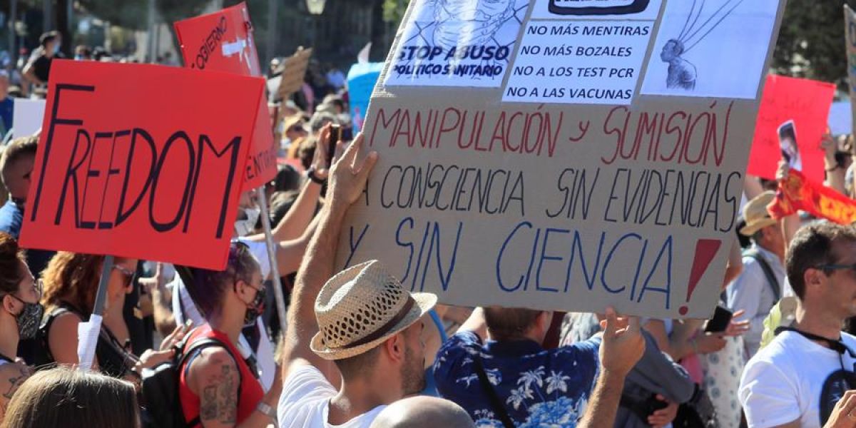 Manifestación contra el uso obligatorio de mascarilla en Madrid