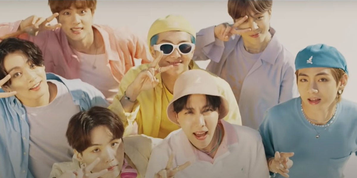 BTS en el vídeo de 'Dynamite'