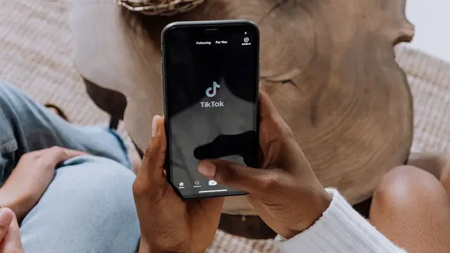 TikTok en un smartphone