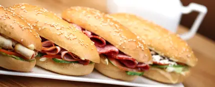 Bocadillos de pan blanco Bocadillos de pan blanco